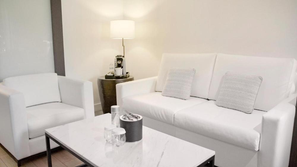 King Suite interior